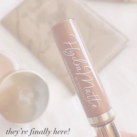 BLU-RED HYDRAMATTE LIPSENSE® New product 2023 - Picture 11 of 12